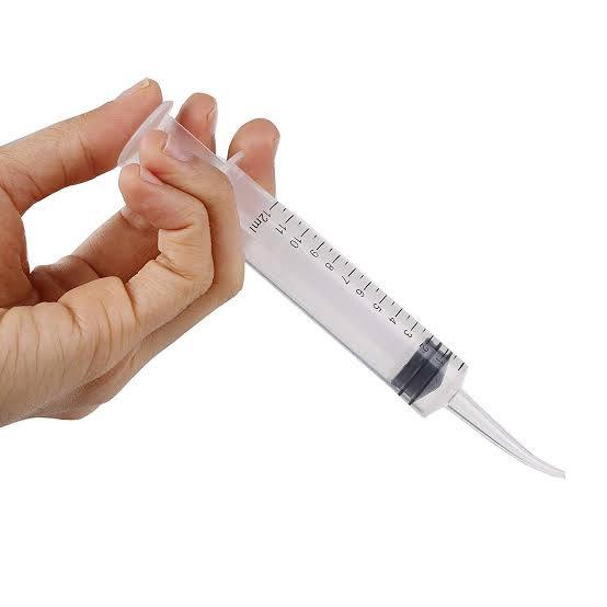 Hand feeding hotsell syringe for birds